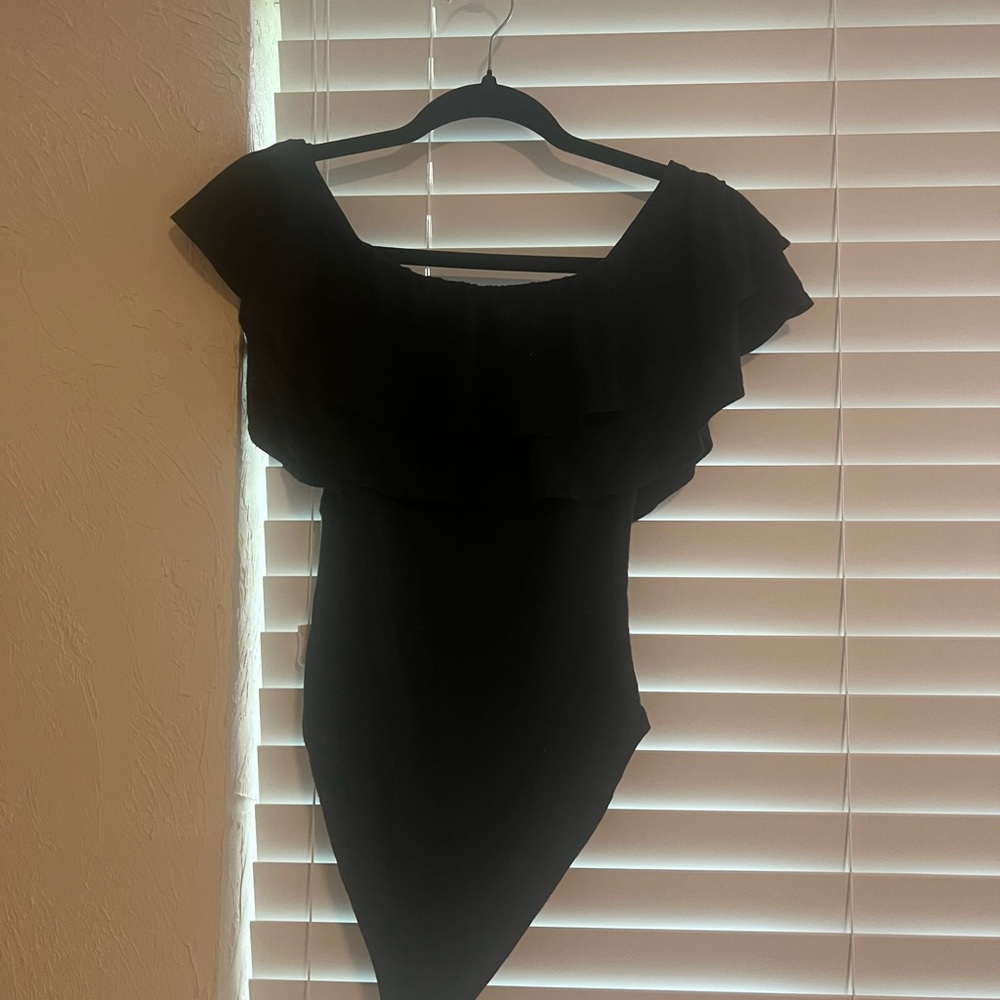 Ruffle strapless onesie